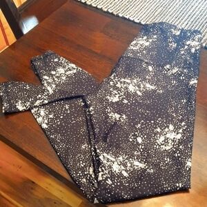 OLD NAVY Leggings Ankle length  NWOT Med. Brown/Cream print